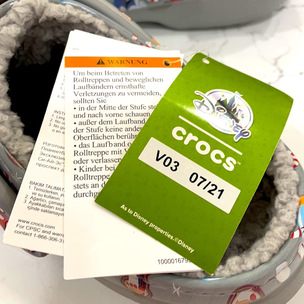 NWT Crocs, Disney Parks 50 Year Anniversary Holiday Edition - Picture 8 of 9